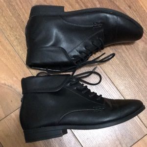 London Fog women booties